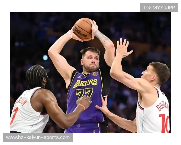 决胜21后两罚锁胜局！东契奇29＋11＋10取三连胜三分11中1瑕不掩瑜，东契奇绝杀带走胜利,21岁首次季后赛已比肩传奇